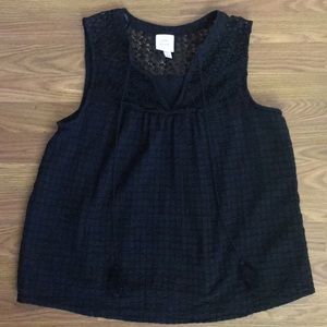 Knox Rose Textured Lace Tassel Tank